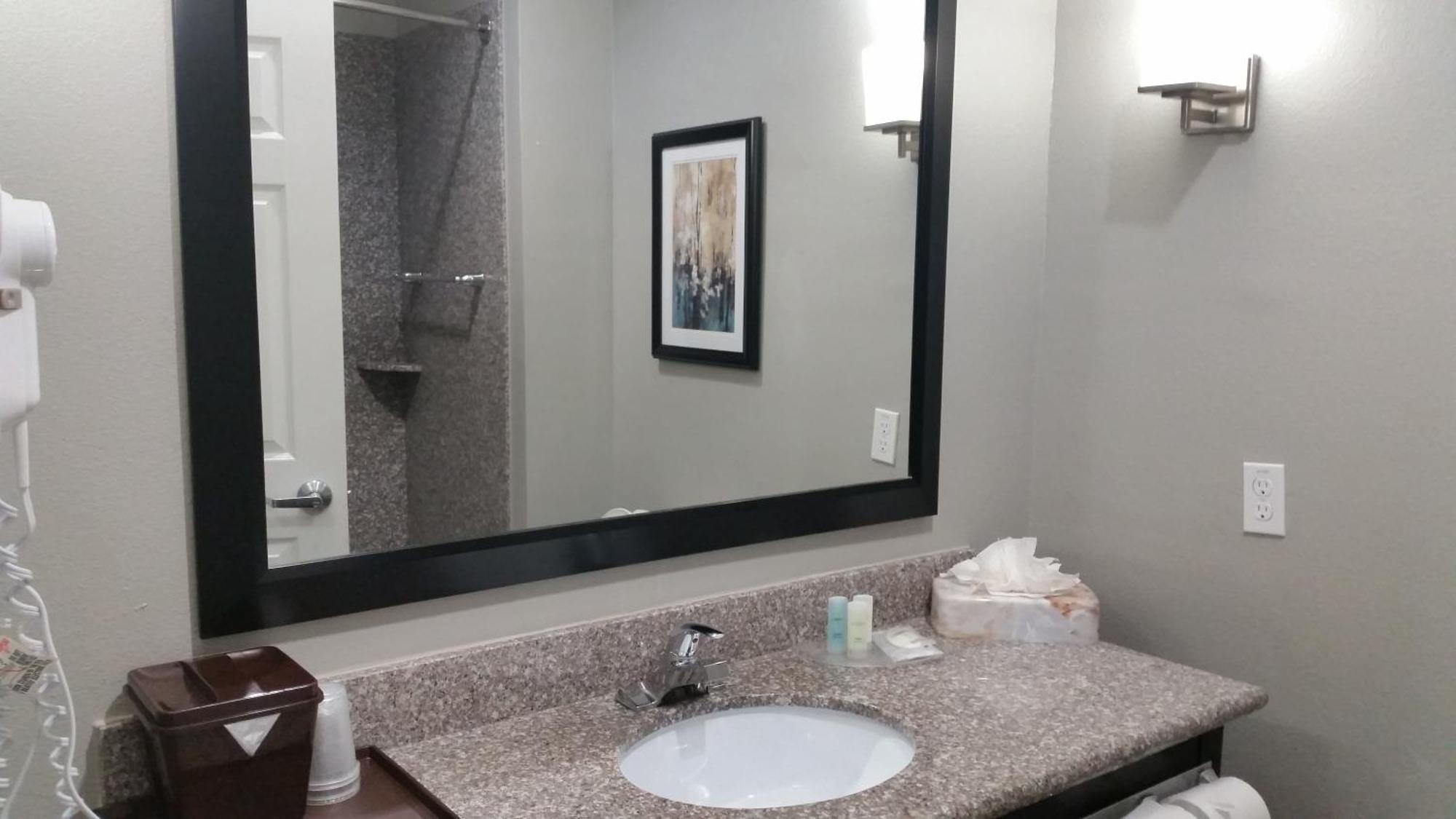 Hotel Comfort At Mills