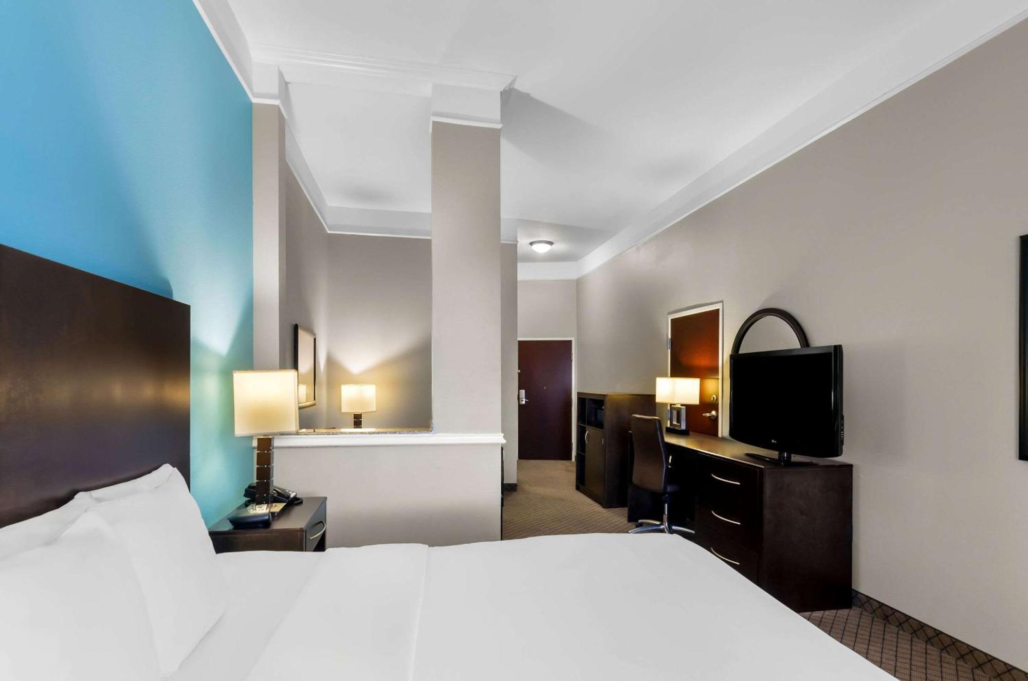 Comfort At Mills 4*