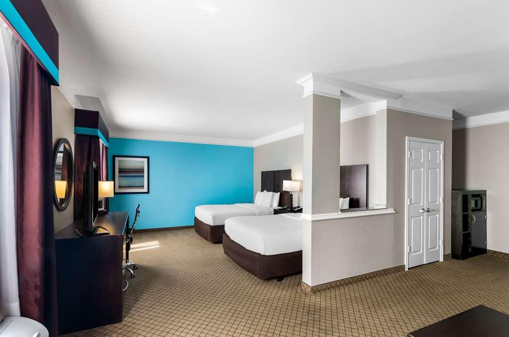 Hotel Comfort At Mills 4*