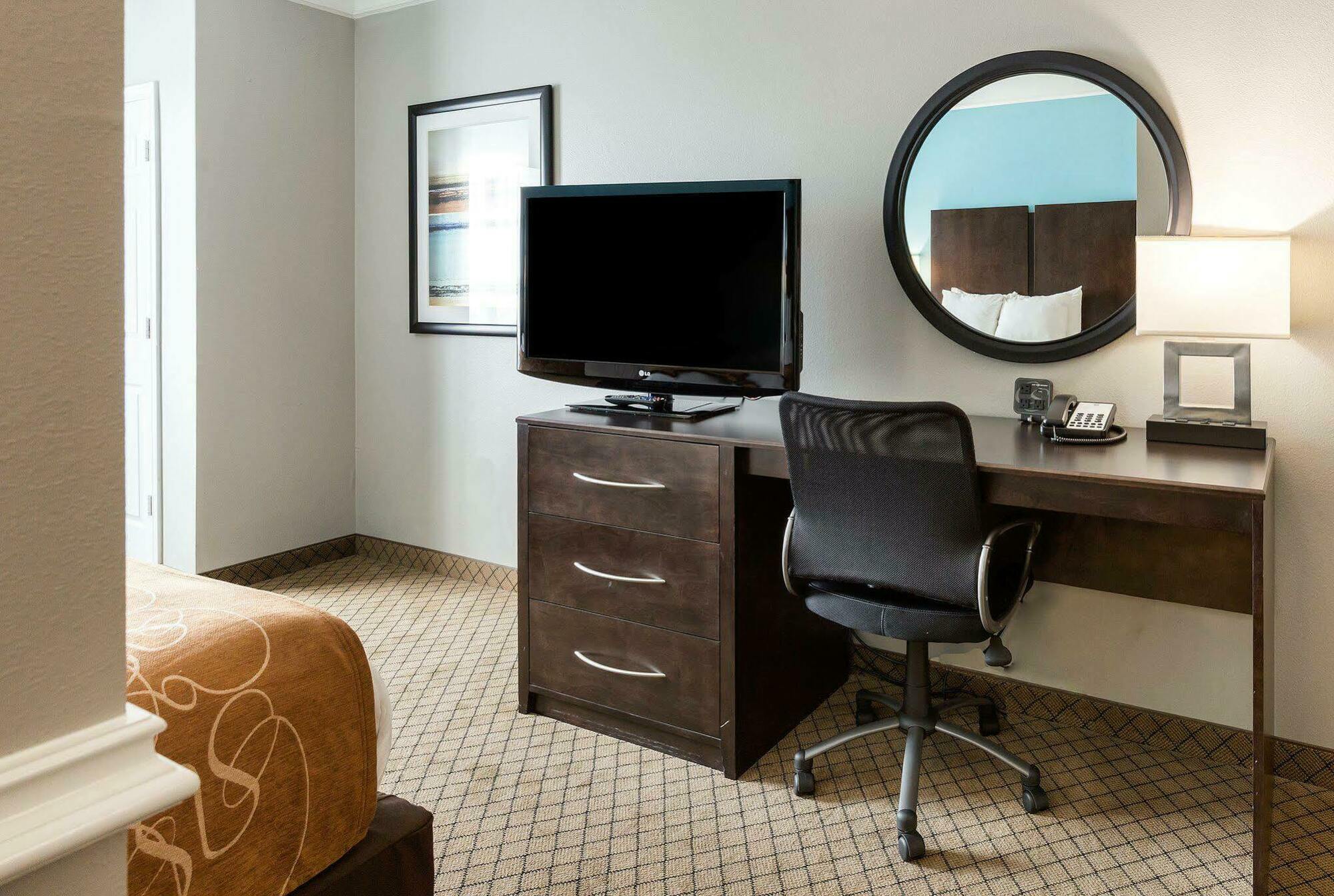 Comfort At Mills 4*